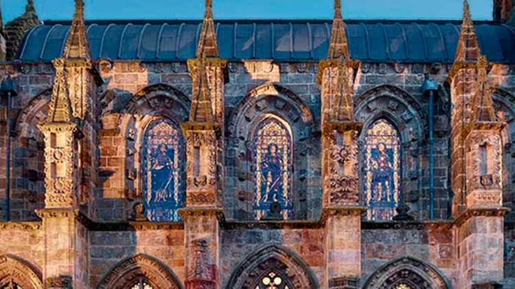 Esteriore illuminato della cappella di Rosslyn