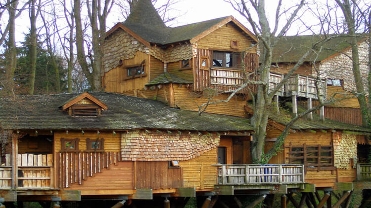 Casa sull'albero presso il Castello di Alnwick