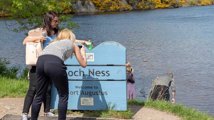 Riflesso sul Lago Ness