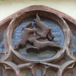 Rappresentazione di tre lepri nel Paderborner Dom, Germania