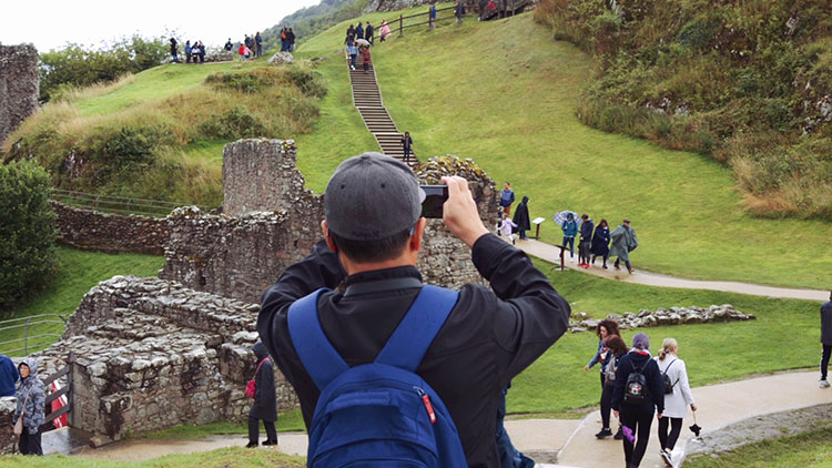castello di Urquhart sul lago Ness