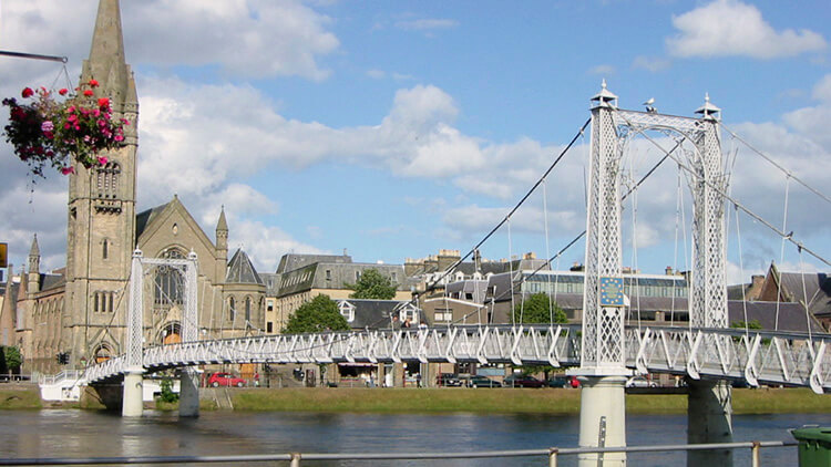 Ponte sul fiume Ness a Inverness