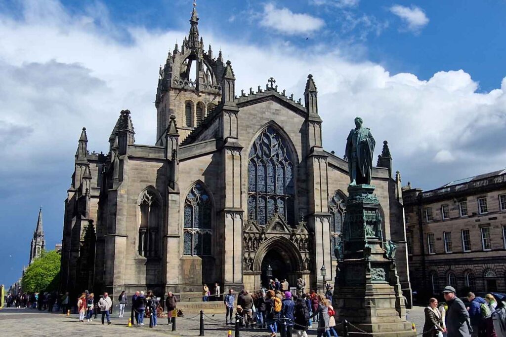 Cattedrale di St Giles lungo la Royal Mile di Edimburg