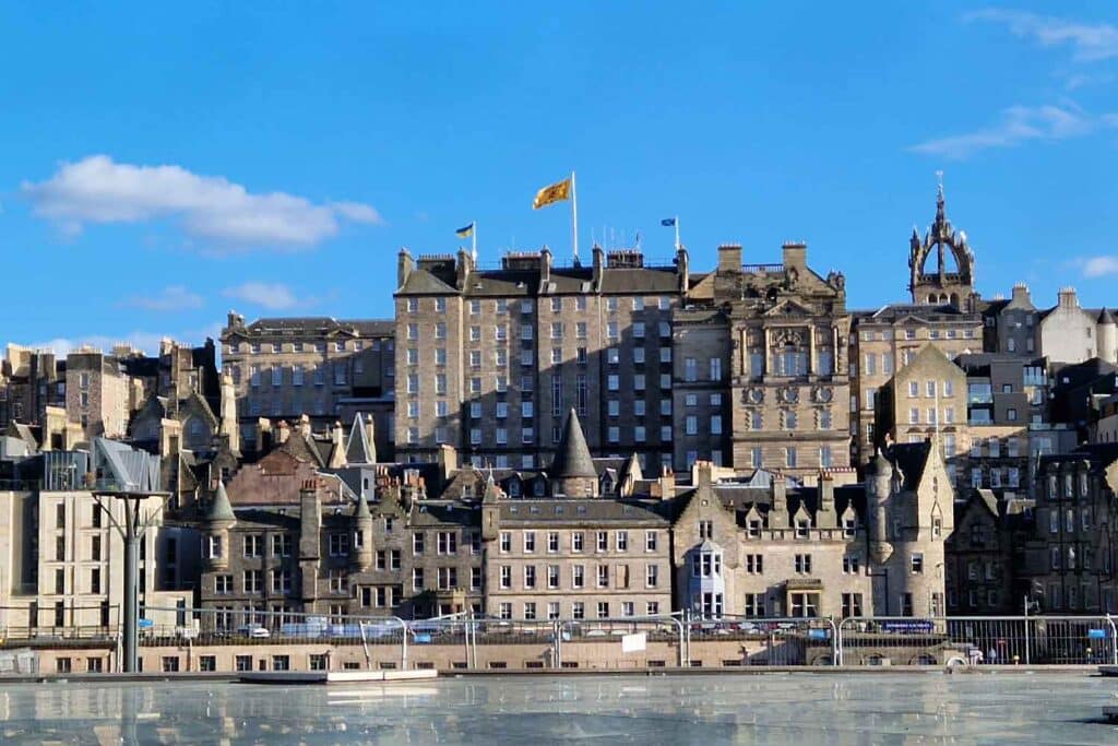 Vista della Old Town dalla New Town di Edimburgo