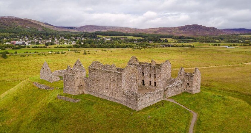 Ruinas de los cuarteles de Ruthven, cerca de Ruthven en Badenoch, Escocia