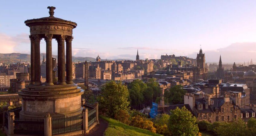 Vista panoramica della città di Edimburgo