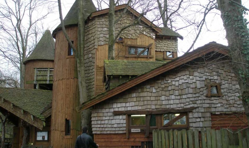 Casa sull'albero in legno ad Alnwick