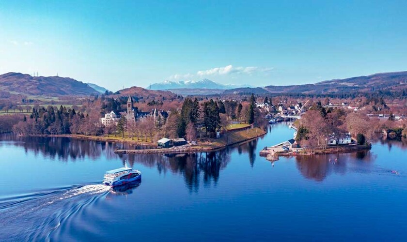 Crociera che ritorna a Fort Augustus