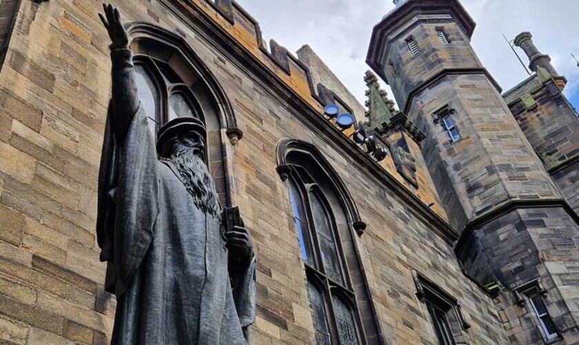 Statua di John Knox a Edimburgo