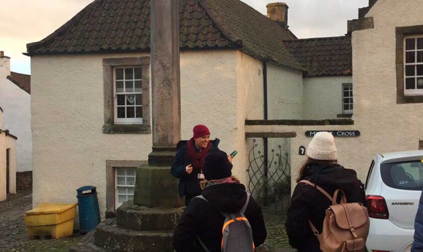 Fare da guida durante il tour di Outlander