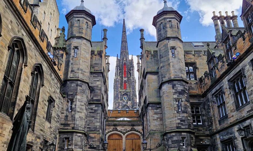 New College a Edimburgo, visita del free tour