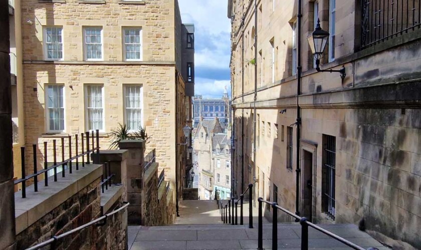 Vicoli del Royal Mile di Edimburgo durante il tour