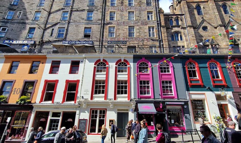 Victoria Street e balconi di Victoria Terrace